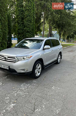 Внедорожник / Кроссовер Toyota Highlander 2013 в 