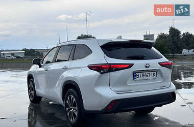 Позашляховик / Кросовер Toyota Highlander 2023 в 