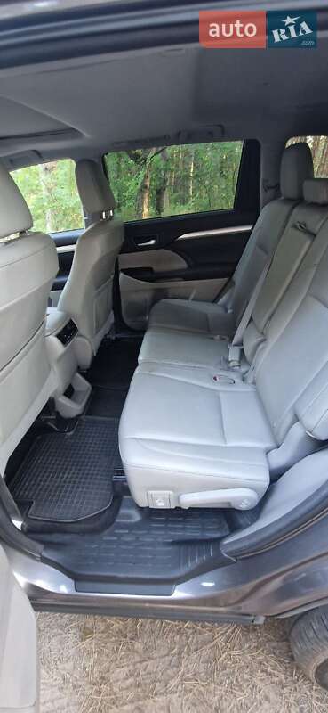 Внедорожник / Кроссовер Toyota Highlander 2016 в Броварах