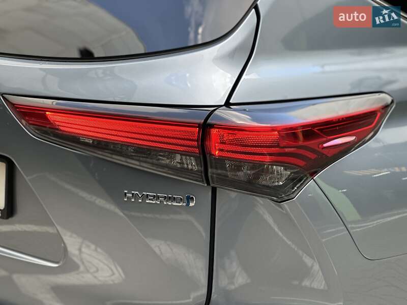 Внедорожник / Кроссовер Toyota Highlander 2021 в Киеве