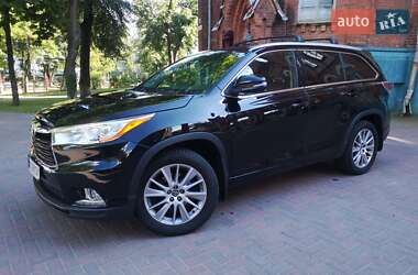 Внедорожник / Кроссовер Toyota Highlander 2016 в Сумах