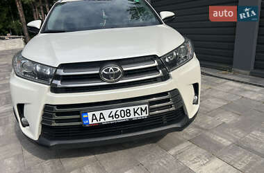 Внедорожник / Кроссовер Toyota Highlander 2018 в Украинке