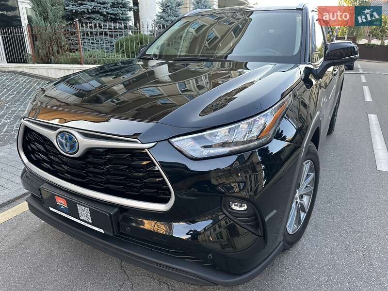 Внедорожник / Кроссовер Toyota Highlander 2022 в Киеве
