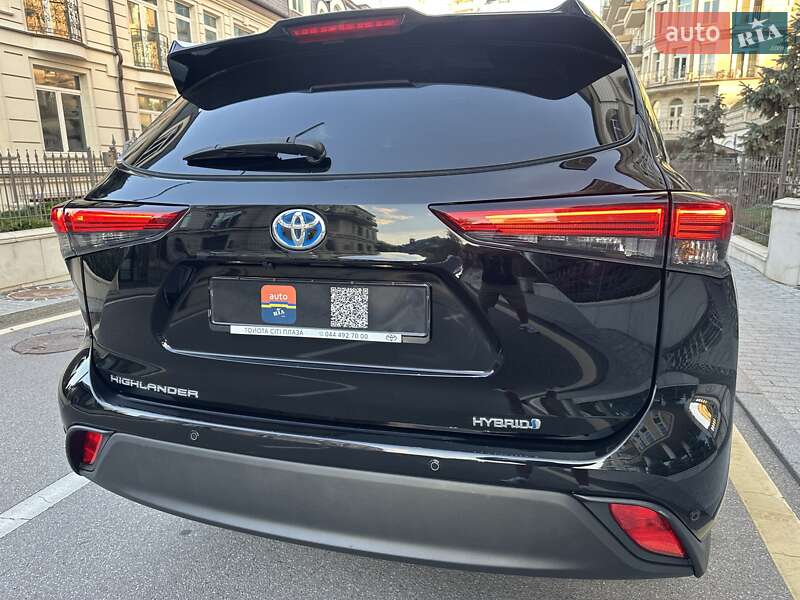Внедорожник / Кроссовер Toyota Highlander 2022 в Киеве