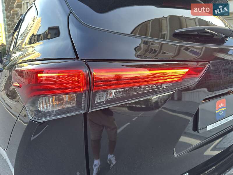 Внедорожник / Кроссовер Toyota Highlander 2022 в Киеве