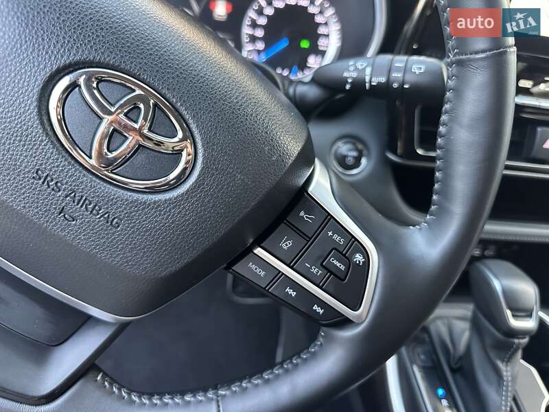 Внедорожник / Кроссовер Toyota Highlander 2022 в Киеве