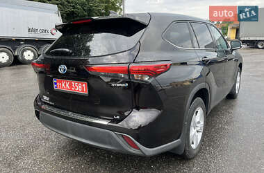 Внедорожник / Кроссовер Toyota Highlander 2020 в 