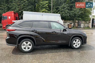 Внедорожник / Кроссовер Toyota Highlander 2020 в 