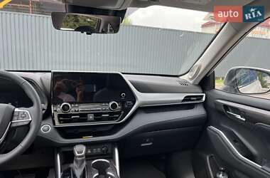 Внедорожник / Кроссовер Toyota Highlander 2025 в 
