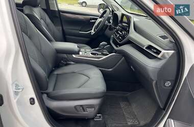 Внедорожник / Кроссовер Toyota Highlander 2025 в 