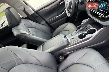 Внедорожник / Кроссовер Toyota Highlander 2025 в 