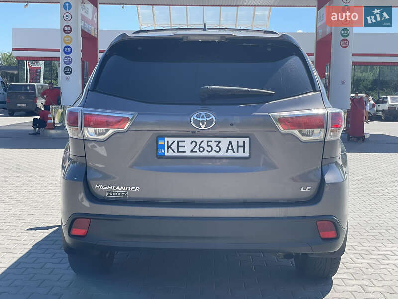 Внедорожник / Кроссовер Toyota Highlander 2015 в Кривом Роге фото 5 Внедорожник / Кроссовер Toyota Highlander 2015 в Кривом Роге
