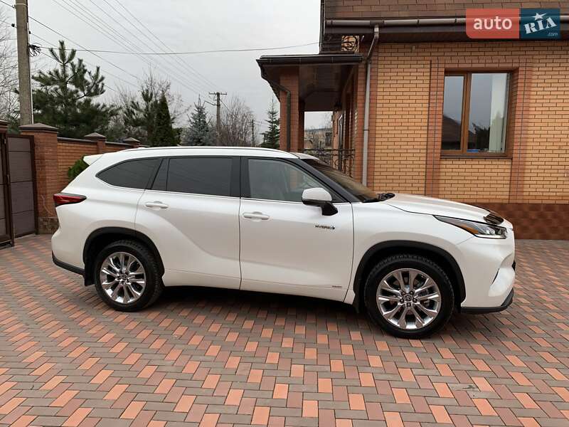 Позашляховик / Кросовер Toyota Highlander 2020 в Кривому Розі