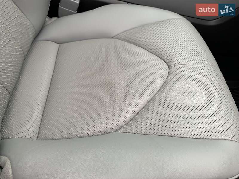 Позашляховик / Кросовер Toyota Highlander 2020 в Кривому Розі