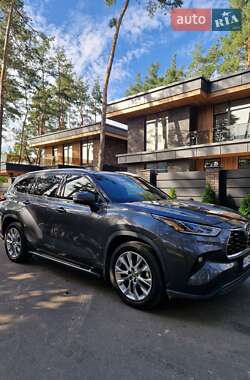 Позашляховик / Кросовер Toyota Highlander 2020 в Києві
