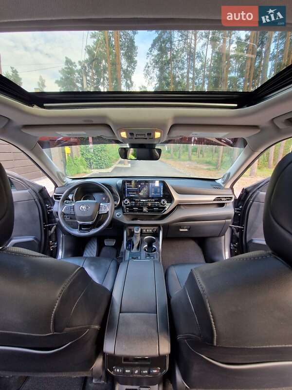 Позашляховик / Кросовер Toyota Highlander 2020 в Києві
