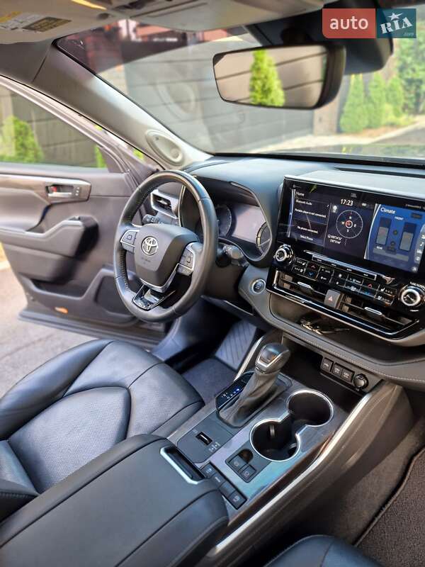 Позашляховик / Кросовер Toyota Highlander 2020 в Києві