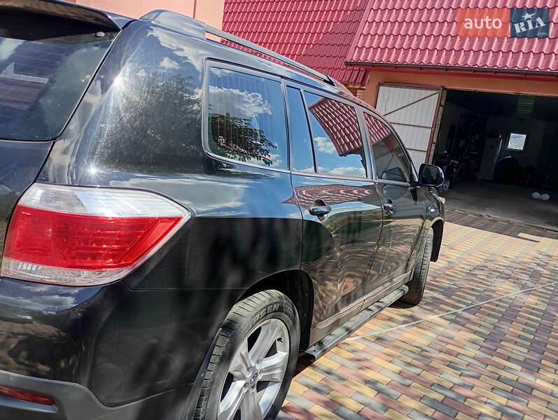 Внедорожник / Кроссовер Toyota Highlander 2010 в Шишаки