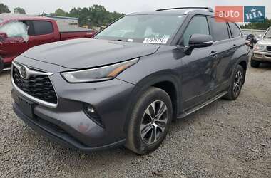 Toyota Highlander 2021