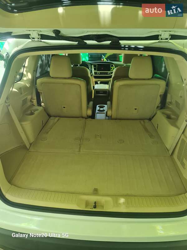 Внедорожник / Кроссовер Toyota Highlander 2015 в Измаиле фото 12 Внедорожник / Кроссовер Toyota Highlander 2015 в Измаиле