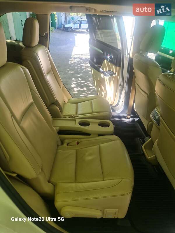 Внедорожник / Кроссовер Toyota Highlander 2015 в Измаиле фото 31 Внедорожник / Кроссовер Toyota Highlander 2015 в Измаиле