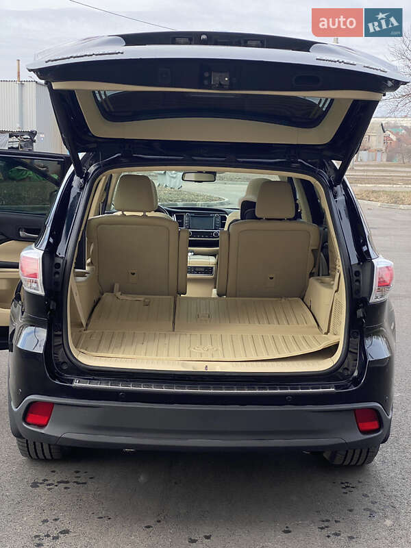 Внедорожник / Кроссовер Toyota Highlander 2015 в Харькове