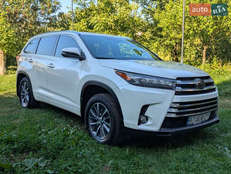 Позашляховик / Кросовер Toyota Highlander 2018 в Івано-Франківську фото Позашляховик / Кросовер Toyota Highlander 2018 в Івано-Франківську