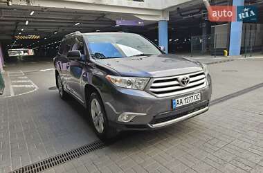 Внедорожник / Кроссовер Toyota Highlander 2011 в Киеве