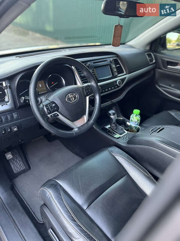 Внедорожник / Кроссовер Toyota Highlander 2016 в Первомайске фото 9 Внедорожник / Кроссовер Toyota Highlander 2016 в Первомайске