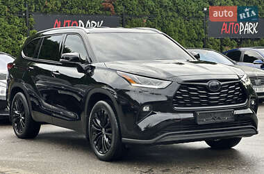 Позашляховик / Кросовер Toyota Highlander 2022 в Києві