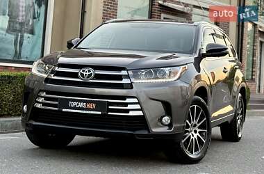 Внедорожник / Кроссовер Toyota Highlander 2019 в Киеве