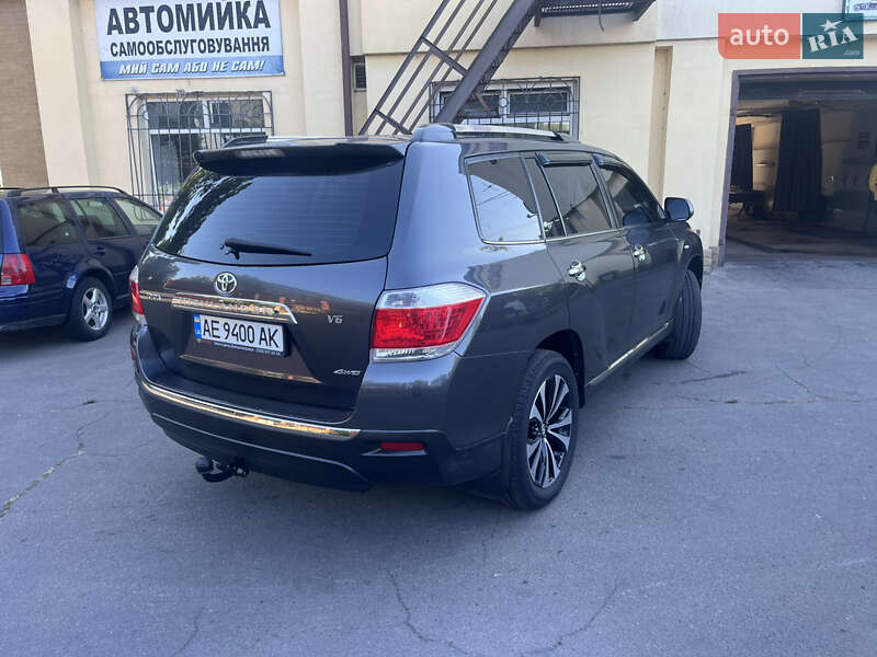 Внедорожник / Кроссовер Toyota Highlander 2012 в Днепре