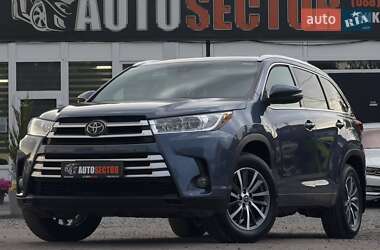 Внедорожник / Кроссовер Toyota Highlander 2017 в Харькове