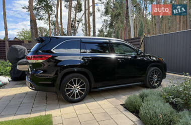 Позашляховик / Кросовер Toyota Highlander 2019 в Києві