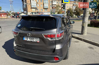 Внедорожник / Кроссовер Toyota Highlander 2014 в Чернигове