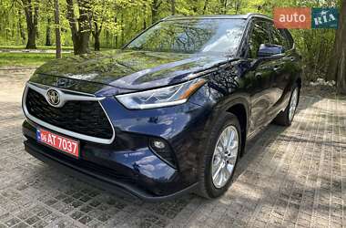 Внедорожник / Кроссовер Toyota Highlander 2022 в Киеве