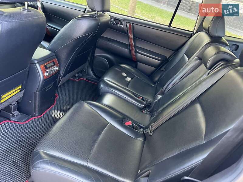 Внедорожник / Кроссовер Toyota Highlander 2012 в Запорожье