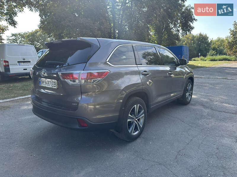 Позашляховик / Кросовер Toyota Highlander 2016 в Путивлі