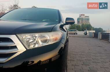 Внедорожник / Кроссовер Toyota Highlander 2010 в Миргороде