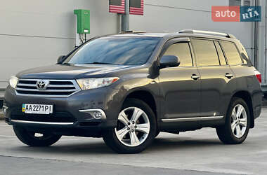 Внедорожник / Кроссовер Toyota Highlander 2013 в Киеве