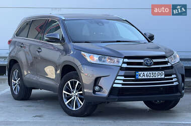 Внедорожник / Кроссовер Toyota Highlander 2018 в Киеве