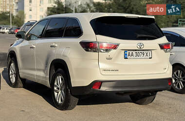 Позашляховик / Кросовер Toyota Highlander 2015 в Києві