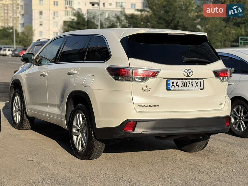 Внедорожник / Кроссовер Toyota Highlander 2015 в Киеве фото 4 Внедорожник / Кроссовер Toyota Highlander 2015 в Киеве