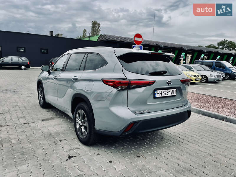 Позашляховик / Кросовер Toyota Highlander 2022 в Одесі