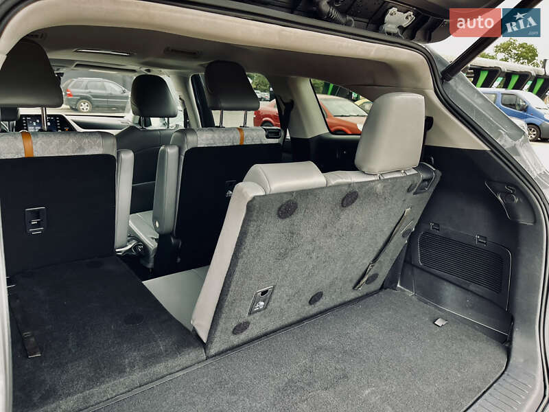 Позашляховик / Кросовер Toyota Highlander 2022 в Одесі