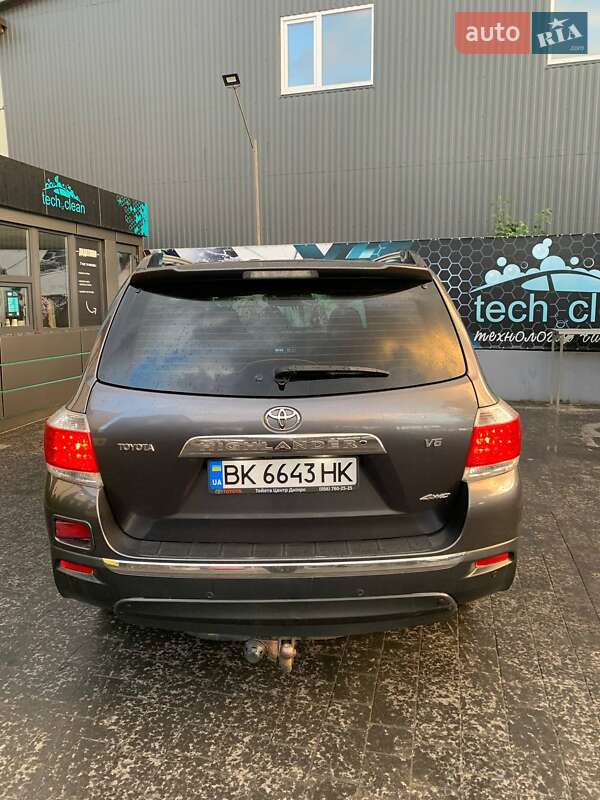 Внедорожник / Кроссовер Toyota Highlander 2011 в Ивано-Франковске