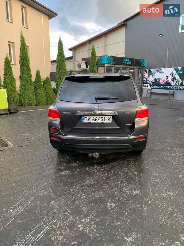 Внедорожник / Кроссовер Toyota Highlander 2011 в Ивано-Франковске
