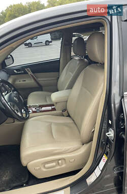 Позашляховик / Кросовер Toyota Highlander 2013 в 