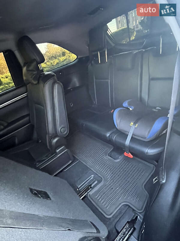 Внедорожник / Кроссовер Toyota Highlander 2016 в Броварах