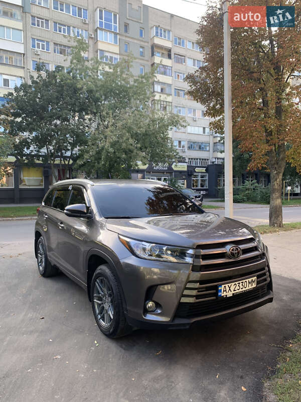 Внедорожник / Кроссовер Toyota Highlander 2017 в Харькове фото 3 Внедорожник / Кроссовер Toyota Highlander 2017 в Харькове